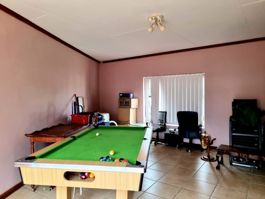 4 Bedroom Property for Sale in Monument Heights Northern Cape